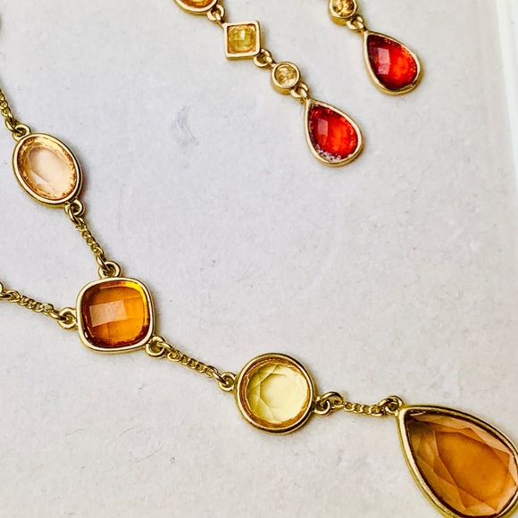 Beautiful Jewelry Set - Picture 2 of 5